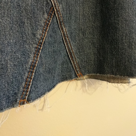 Old Navy Raw Hem Mini Jean Skirt - Picture 4 of 6
